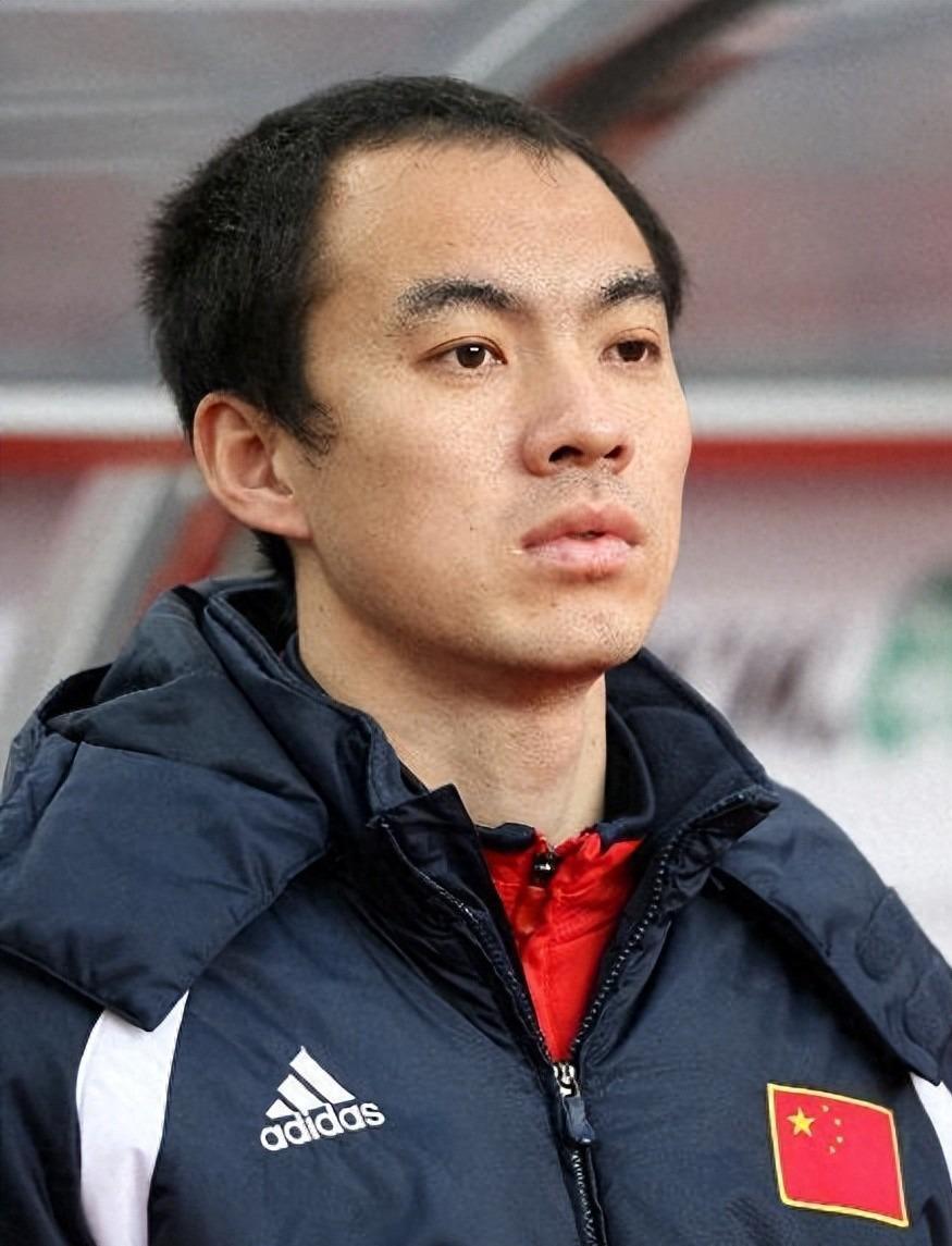 足球游戏电脑版实况-原来他俩是父子，父亲是国安名宿，儿子是U18新秀 已登陆英超球队